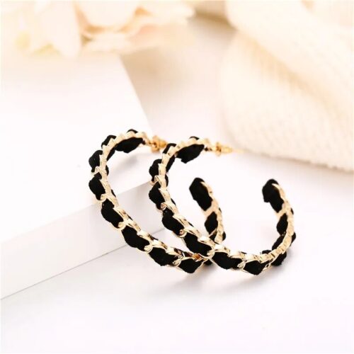 Molina <strong>Kryptonity</strong> Earrings are  <strong>Made of premium stainless steel</strong>, so won’t tarnish! Create your own<strong> Kryptonity</strong> jewelry combinations to create your style and enrich your Outfits! Available in Gold. Earrings sold in pairs (2 earrings) Don't hesitate to tag us on Instagram to show us your beautiful outfits! <strong>@kryptonity-official</strong>