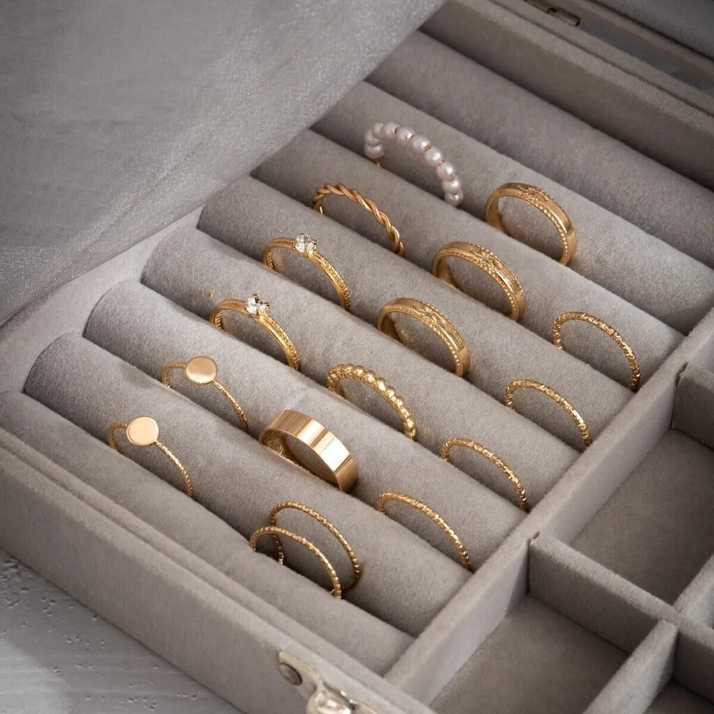 Secret Kryptonity rings are <strong>Made of premium stainless steel</strong>, so won’t tarnish! Create your own Kryptonity jewelry combinations to create your style and enrich your Outfits! Available in <strong>Gold / Silver</strong>. <strong>16 iteams</strong> Don’t hesitate to tag us on Instagram to show us your beautiful outfits! <strong>@kryptonity-official</strong>
