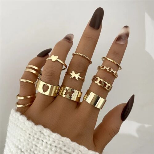 Valiry The bracelet  <strong>Wave</strong> is composed of 3 separate bracelets, instantly completing your outfit and making it extra playful. Match the bracelets with all your other favorite accessories and create a unique Fairy-tale of your own. <ul> <li aria-level="1">Made of premium-quality stainless Steel, it won't tarnish!</li> </ul> <ul> <li aria-level="1">The bracelet is 16.5 cm long and adjustable over 3 cm.</li> </ul> <h6></h6>
