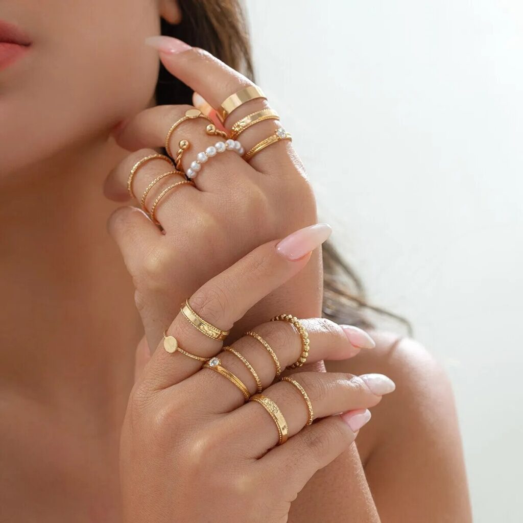 Secret Kryptonity rings are <strong>Made of premium stainless steel</strong>, so won’t tarnish! Create your own Kryptonity jewelry combinations to create your style and enrich your Outfits! Available in <strong>Gold / Silver</strong>. <strong>16 iteams</strong> Don’t hesitate to tag us on Instagram to show us your beautiful outfits! <strong>@kryptonity-official</strong>